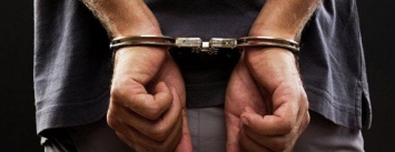В Покровске задержали двух преступников, которые ограбили местного жителя на 13 000 гривен