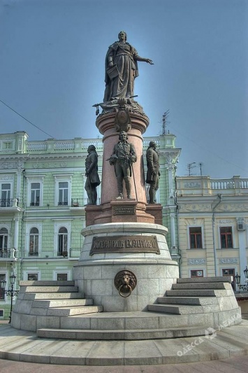 Исследование показало, что одесситы против сноса памятника основателям города