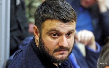 Киевский суд вернул загранпаспорт сыну Авакова и снял с него электронный браслет