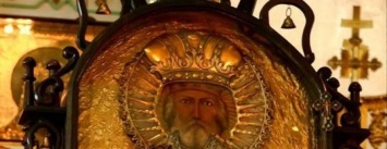 В Днепр доставили чудотворную икону с частичками мощей Святителя Николая Чудотворца