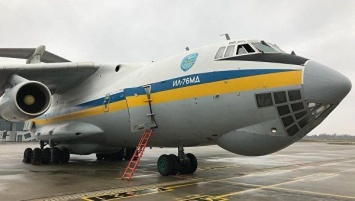 Самолет с украинскими военнопленными ожидают к 18.00 в «Борисполе»