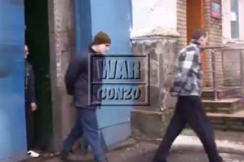 Обмен пленными: боевики показали видео, на котором украинских заложников выводят за пределы луганской колонии