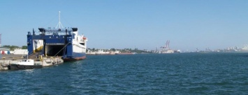 В порт «Черноморск» прибыло третье по счету судно с американским углем