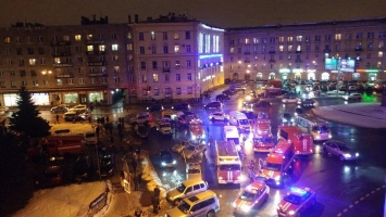 В торговом центре на севере Санкт-Петербурга прогремел взрыв