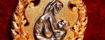 Северодончанке присовоили Почетное звание «Мать-героиня»