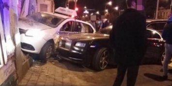 Назван виновник аварии с участием Rolls-Royce в центре Краснодара