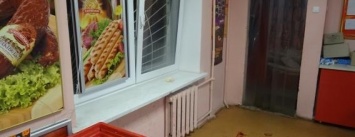 В Киеве мужчина с ножом напал на продавца