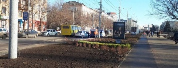 В Мариуполе "Дэу" протаранил автомобиль для чистки дороги (ФОТО)