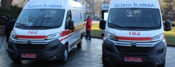 В Николаеве благодаря помощи нардепов и губернатора больнице экстренной помощи передали 2 реанимобиля, - ФОТО