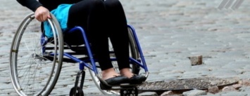 Криворожанин не постыдился сорвать с шеи женщины на инвалидной коляске цепочку