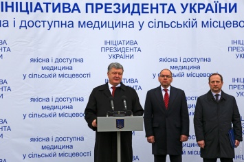 25 кадров визита Порошенко в Одесскую область: президент вспоминал молодость, тестировал телемедицину и говорил об обмене пленными