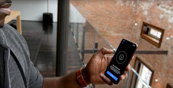 Российские близнецы требуют от Apple 20 миллионов рублей за уязвимость iPhone X