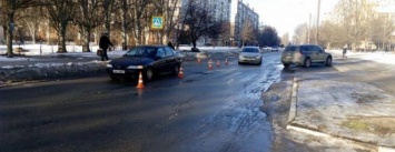 В Бородинском микрорайоне Запорожья легковушка сбила женщину на пешеходном переходе, - ФОТО