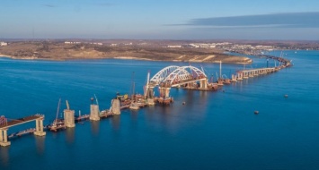 Оккупанты все никак не достроят Крымский мост, появились новые фото