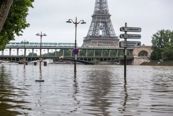 Из-за наводнения во Франции отменили футбол