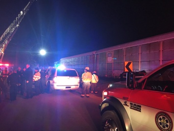 В США пассажирский поезд столкнулся с грузовым