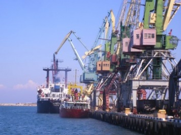 В МинВОТ посчитали, сколько судов нарушили запрет на заход в порты Крыма в январе