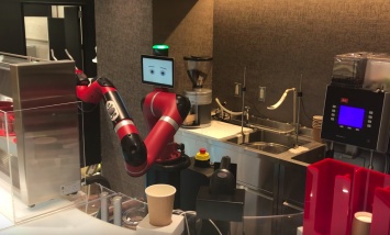 В Токио открылось первое кафе с роботом-бариста