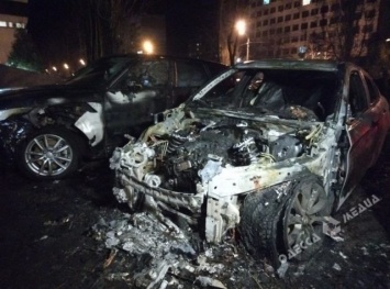 На Черемушках сгорела BMW X6
