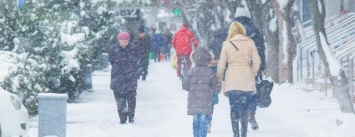 В Одессе снег остановил движение