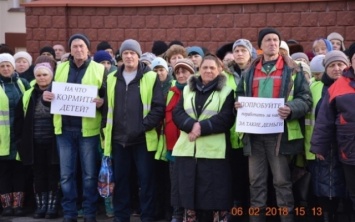 В Одессе работники "Седьмого километра" вышли на митинг за повышение зарплат (ФОТО)