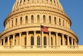 Конгресс США не смог утвердить бюджет