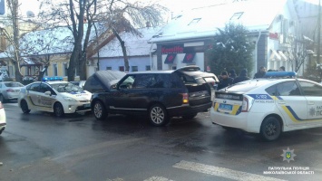 Патрульные заблокировали внедорожник, пятившийся по Спасской - выяснилось, что автомобиль угнан