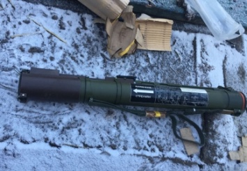 У жителя Новомосковска дома обнаружили средства поражения из зоны боевых действий