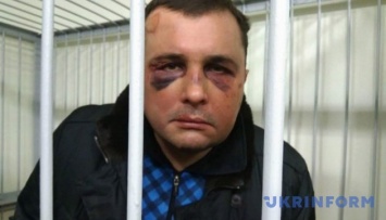 Беглого экс-нардепа Шепелева с синяками на лице доставили в суд
