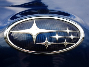 Subaru сделает гибрид на базе Toyota Prius Prime