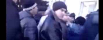 В оккупированном Краснодоне шахтеры вышли на митинг протеста (ВИДЕО)