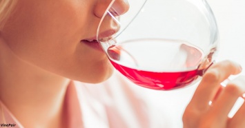 Если вы старше 40, значит, просто обязаны пить красное вино. Вот почему