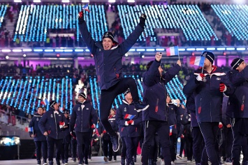 Самые яркие костюмы открытия Олимпиады 2018: пончо, юбки, бермуды и вышиванки