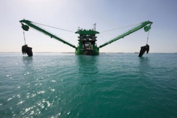 Четыре ведущих иностранных подрядчика хотят провести дноуглубление в порту Черноморск