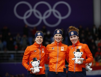 Голландские конькобежки взяли весь пьедестал почета на дистанции 3000 метров в Пхенчхане