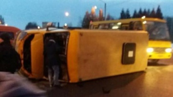 Во Львовской области маршрутка столкнулась с микроавтобусом, есть жертвы