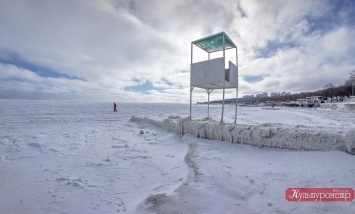 Прогулки по замерзшему морю Одессы 4 года назад