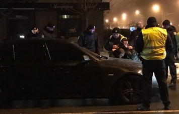В Харькове пьяный мажор с пистолетом разъезжал по встречной полосе