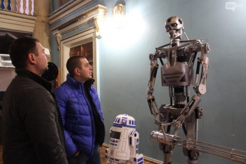 В Запорожье открылась выставка роботов и трансформеров в полный рост