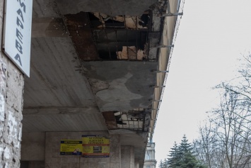 ЧП в Днепре: на проспекте Гагарина обрушилась арка