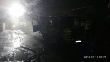 В Запорожской области выгорел микроавтобус (ФОТО)