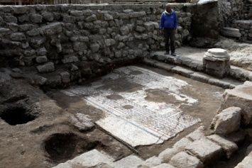Археологи обнаружили в Израиле мозаику возрастом 1800 лет
