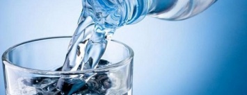Сколько воды нужно пить в день: советы краматорских врачей