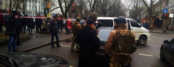 В центре Одессы стрельба: полицейские стреляли по машине преступника (ФОТО, ВИДЕО)