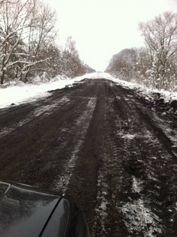 Facebook помог начать ремонт "марсианской" дороги во Львовской области (фото)