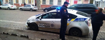 Влипли: В центре Одессы полицейский Приус врезался в Porsche Cayenne (ФОТО)