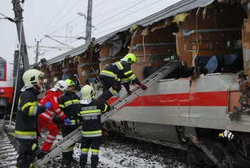 В Австрии столкнулись два пассажирских поезда, более 20 раненых