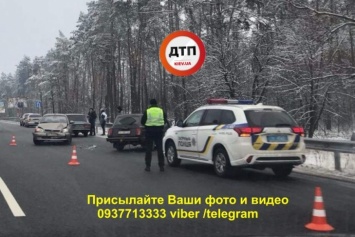 Авария возле Киева: столкнулись два автомобиля