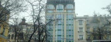 Чего месту пропадать: в киевском отеле достраивают новые этажи