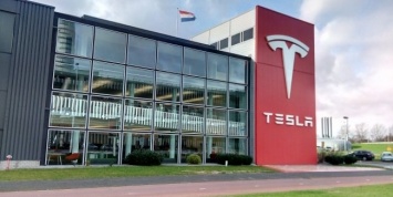 В убытках компании Tesla обвиняют немцев